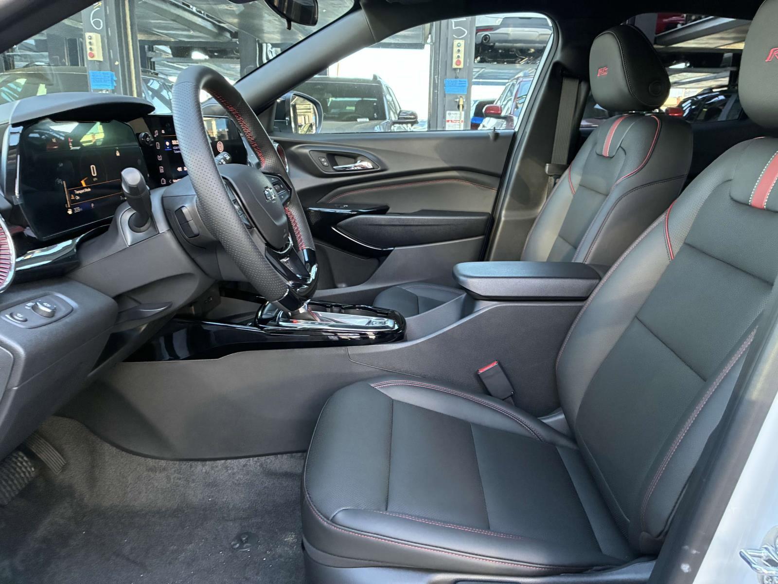 2025 Chevrolet Trax Vehicle Photo in LOS ANGELES, CA 90007-3794