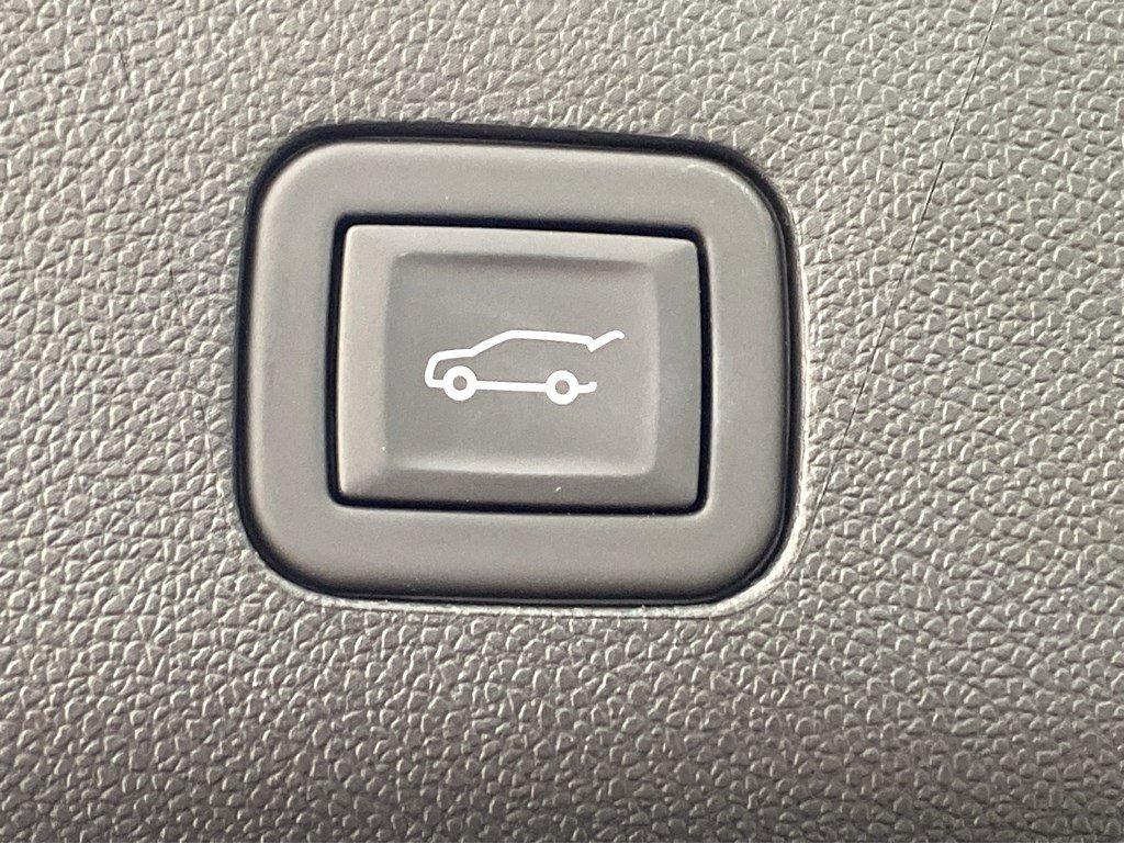2024 Cadillac Escalade ESV Vehicle Photo in BEAUFORT, SC 29906-4218