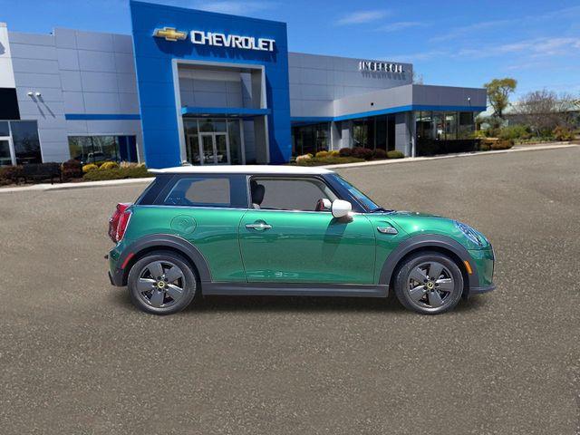2024 MINI Hardtop 2 Door Vehicle Photo in DANBURY, CT 06810-5034