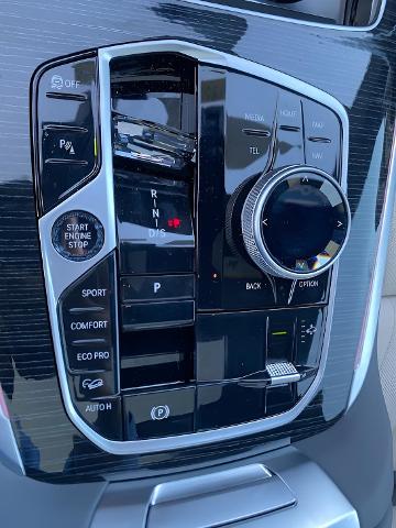 2024 BMW X7 Vehicle Photo in APPLETON, WI 54914-8833