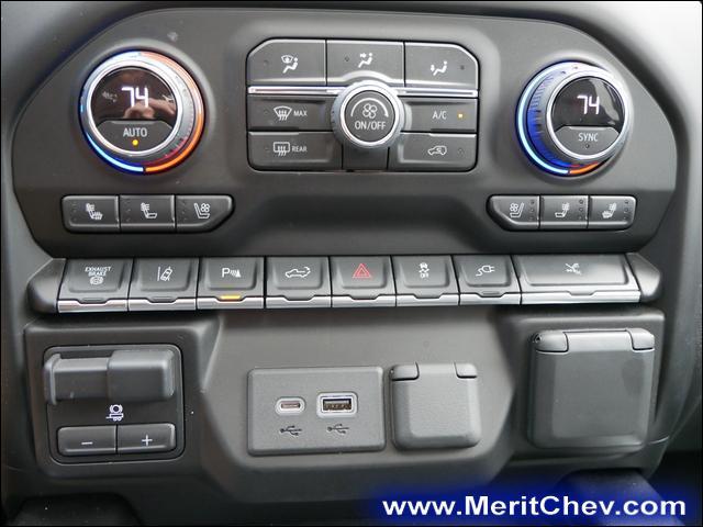 2022 Chevrolet Silverado 3500 HD Vehicle Photo in MAPLEWOOD, MN 55119-4794