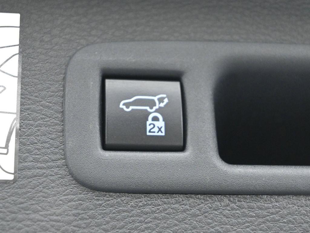 2022 Toyota Sienna Vehicle Photo in Cedar Rapids, IA 52402