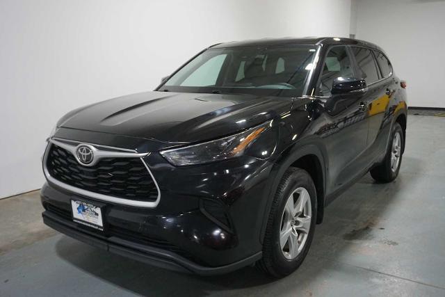 2023 Toyota Highlander Vehicle Photo in ANCHORAGE, AK 99515-2026