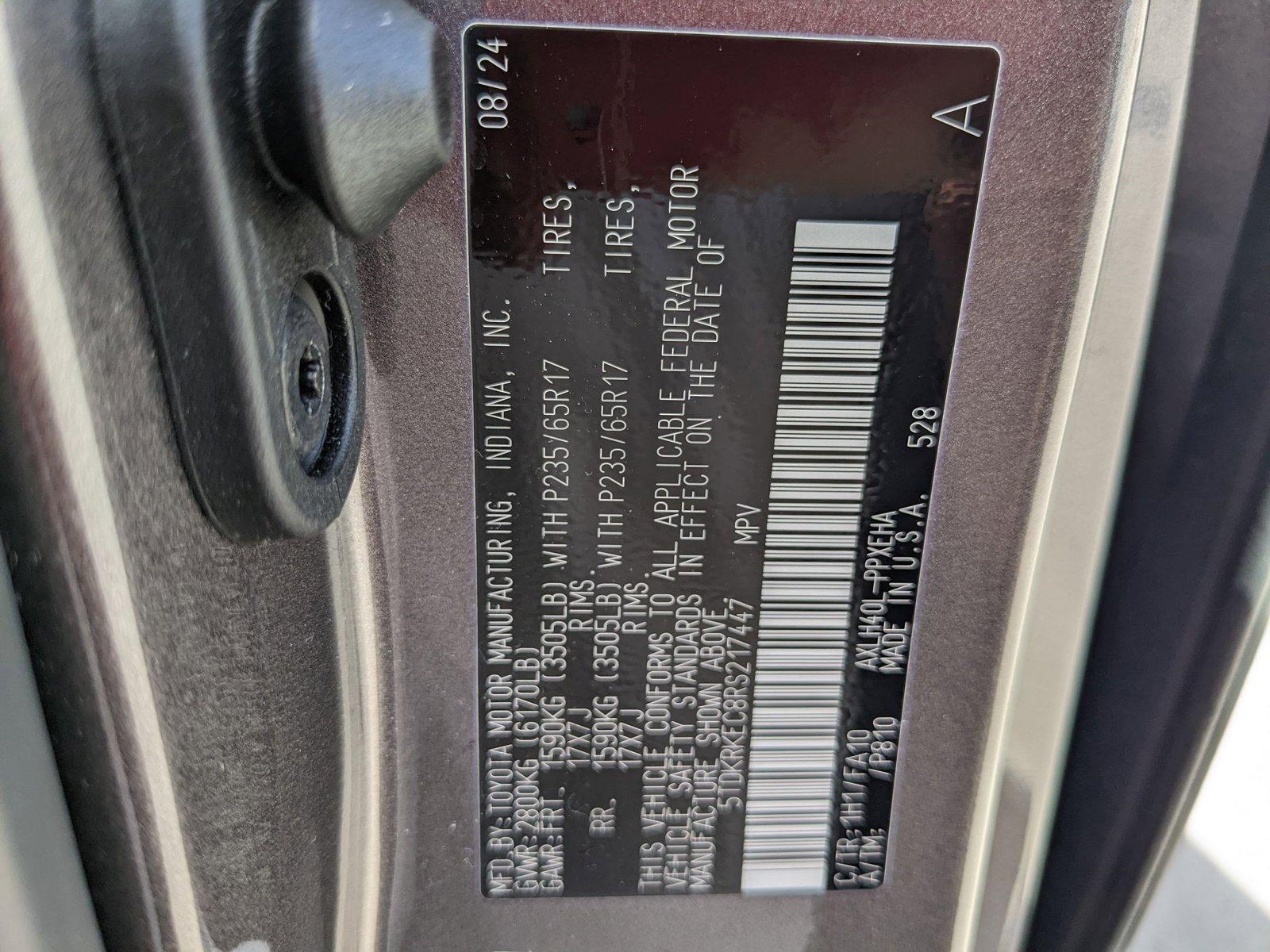 2024 Toyota Sienna Vehicle Photo in Davie, FL 33331