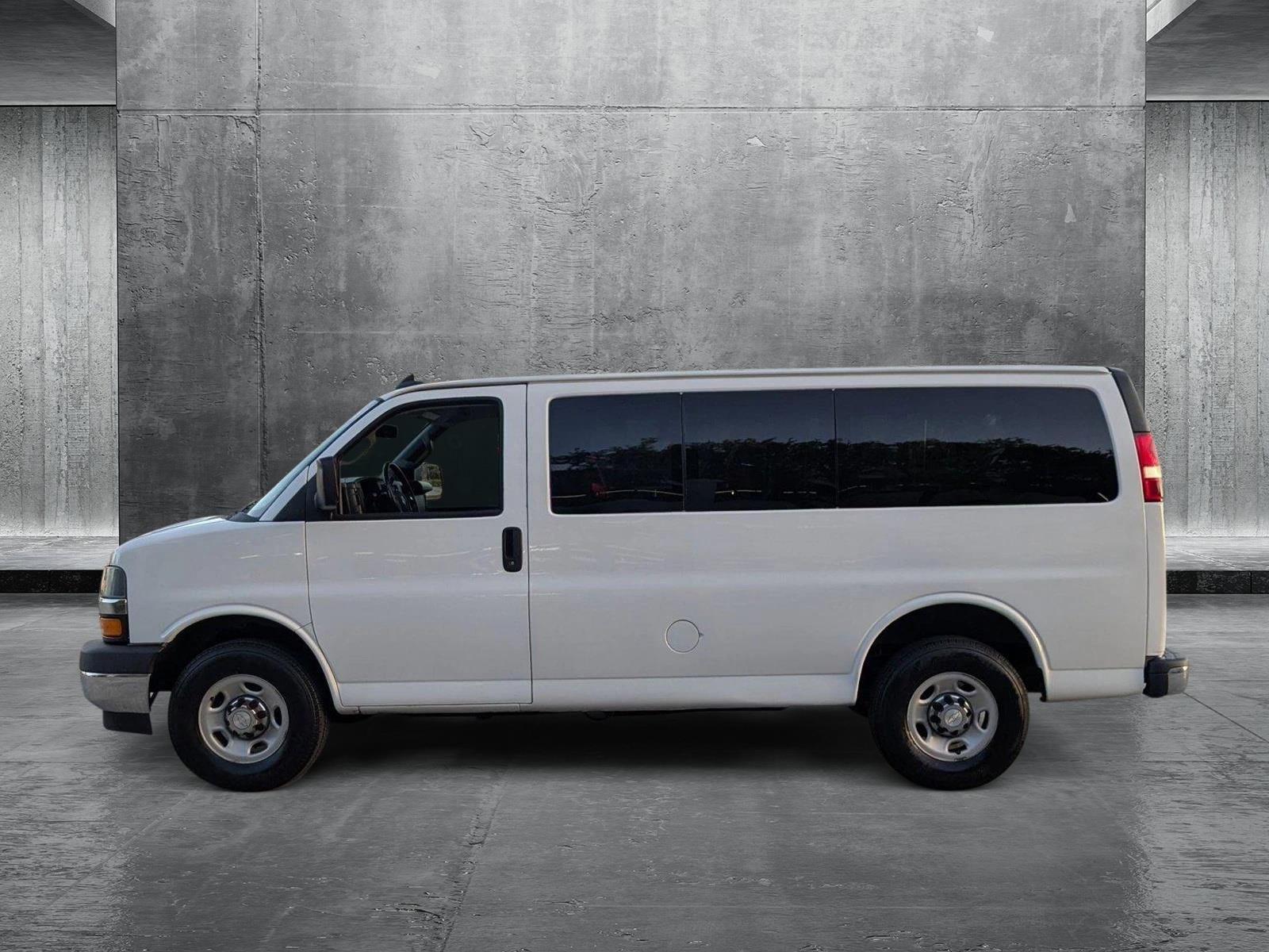 2019 Chevrolet Express Passenger Vehicle Photo in PEMBROKE PINES, FL 33024-6534