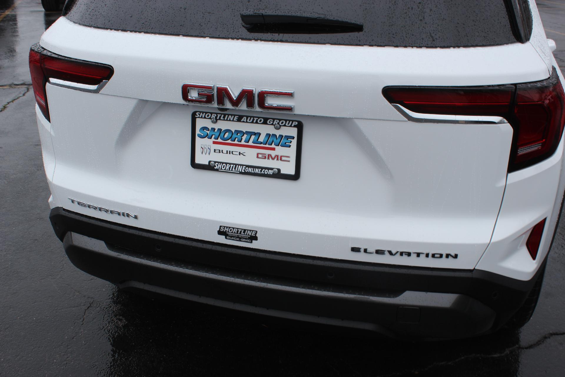 2025 GMC Terrain Vehicle Photo in AURORA, CO 80012-4011