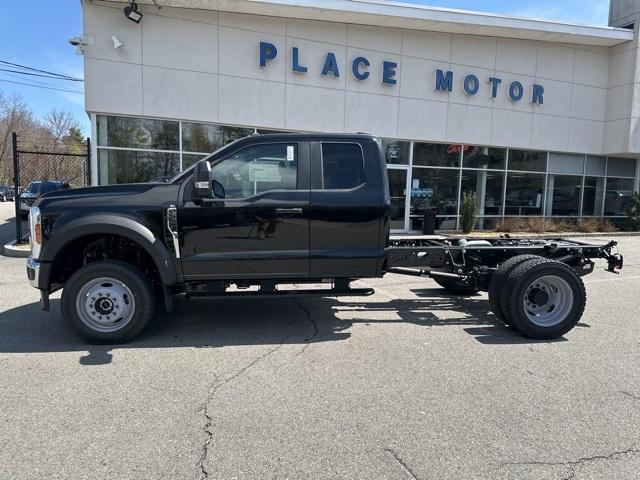 2025 Ford Super Duty F-550 DRW Vehicle Photo in Webster, MA 01570-1415