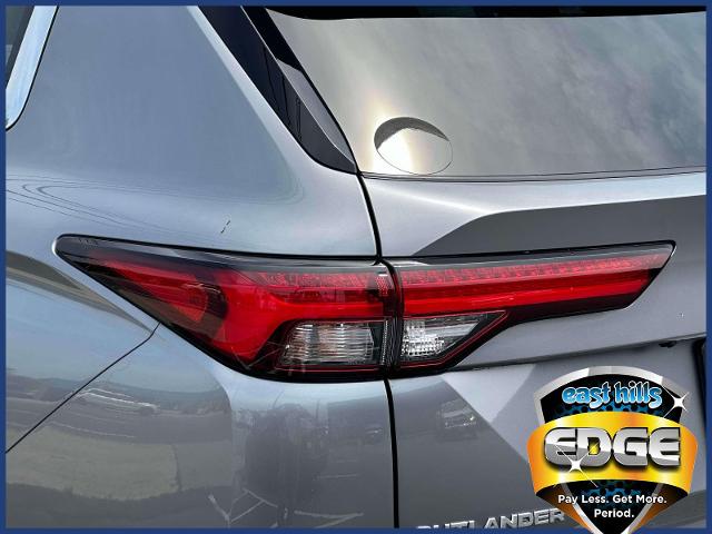 2023 Mitsubishi Outlander Vehicle Photo in Roslyn, NY 11576
