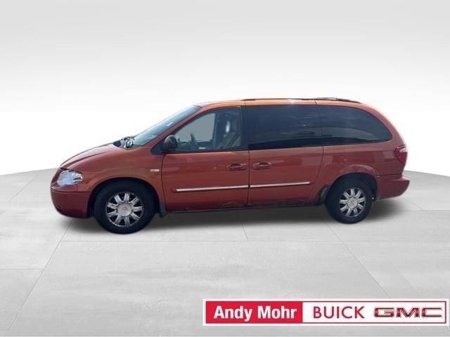 2006 Chrysler Town & Country LWB Vehicle Photo in Fishers, IN 46038