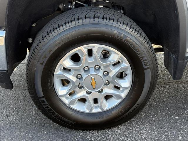 2024 Chevrolet Silverado 2500 HD Vehicle Photo in COLUMBIA, MO 65203-3903