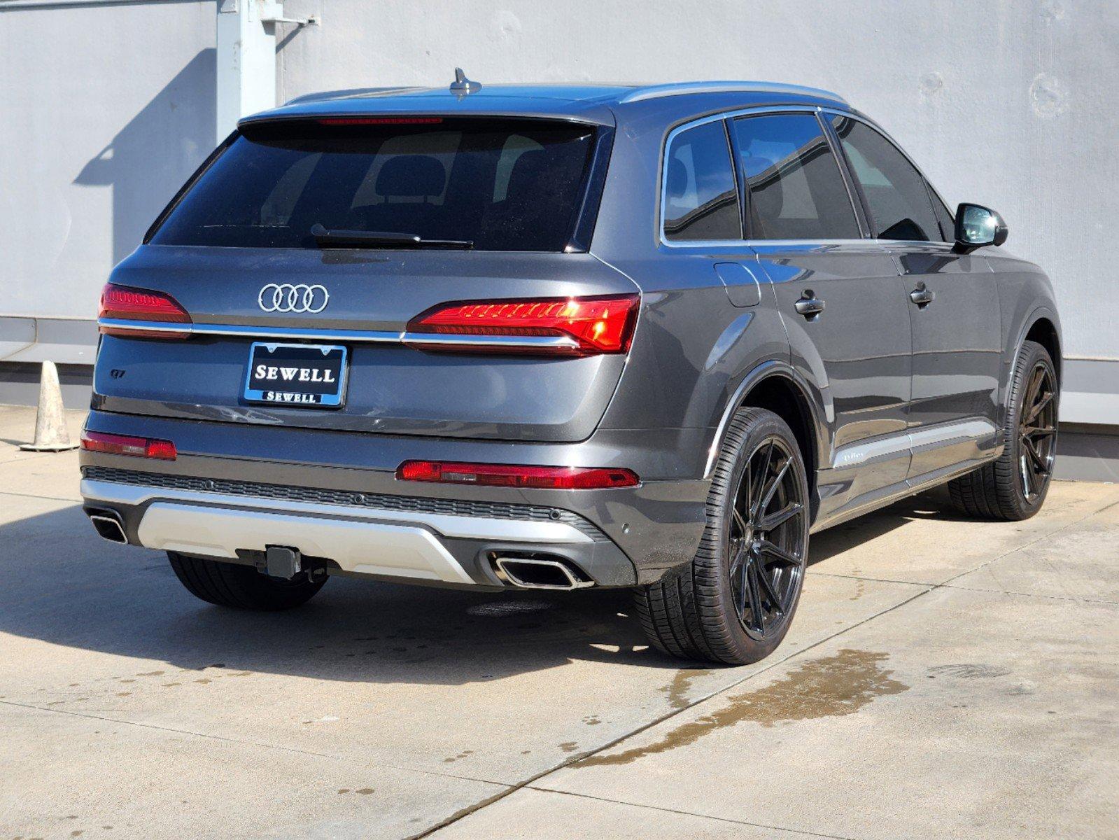 2025 Audi Q7 Vehicle Photo in SUGAR LAND, TX 77478