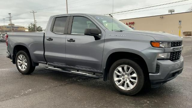 2020 Chevrolet Silverado 1500 Vehicle Photo in MOON TOWNSHIP, PA 15108-2571