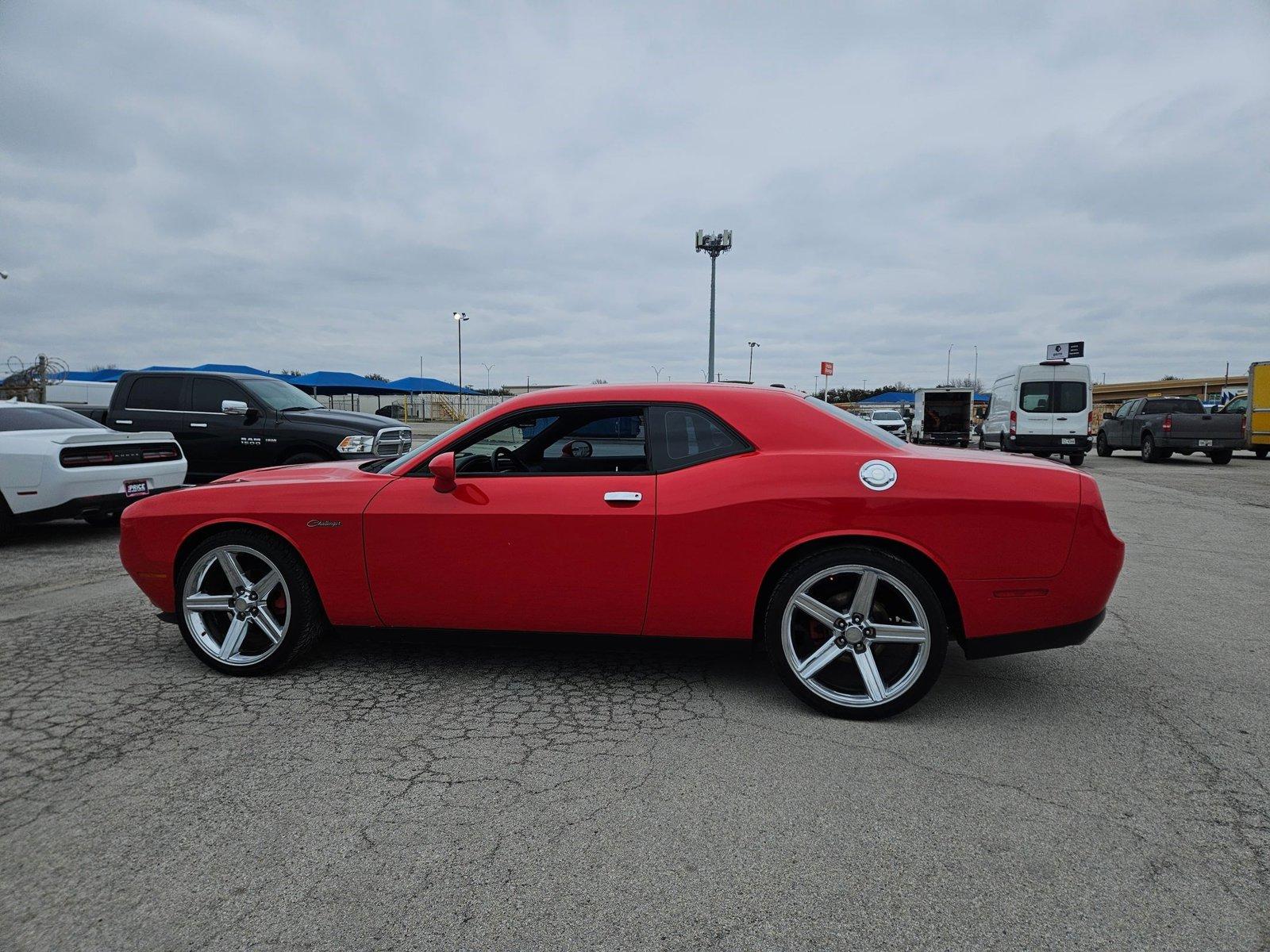 2017 Dodge Challenger Vehicle Photo in NORTH RICHLAND HILLS, TX 76180-7199