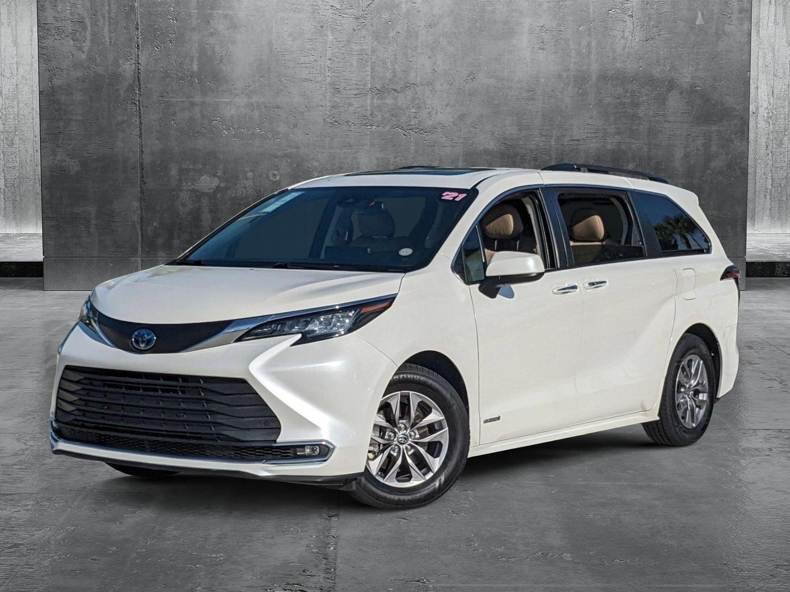 2021 Toyota Sienna Vehicle Photo in Davie, FL 33331