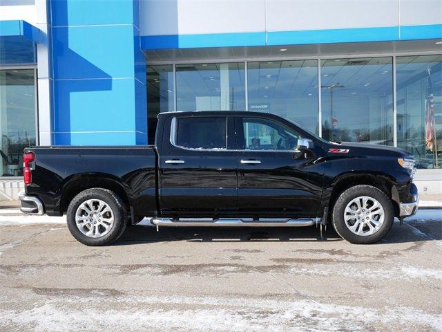 2022 Chevrolet Silverado 1500 Vehicle Photo in MAPLEWOOD, MN 55119-4794