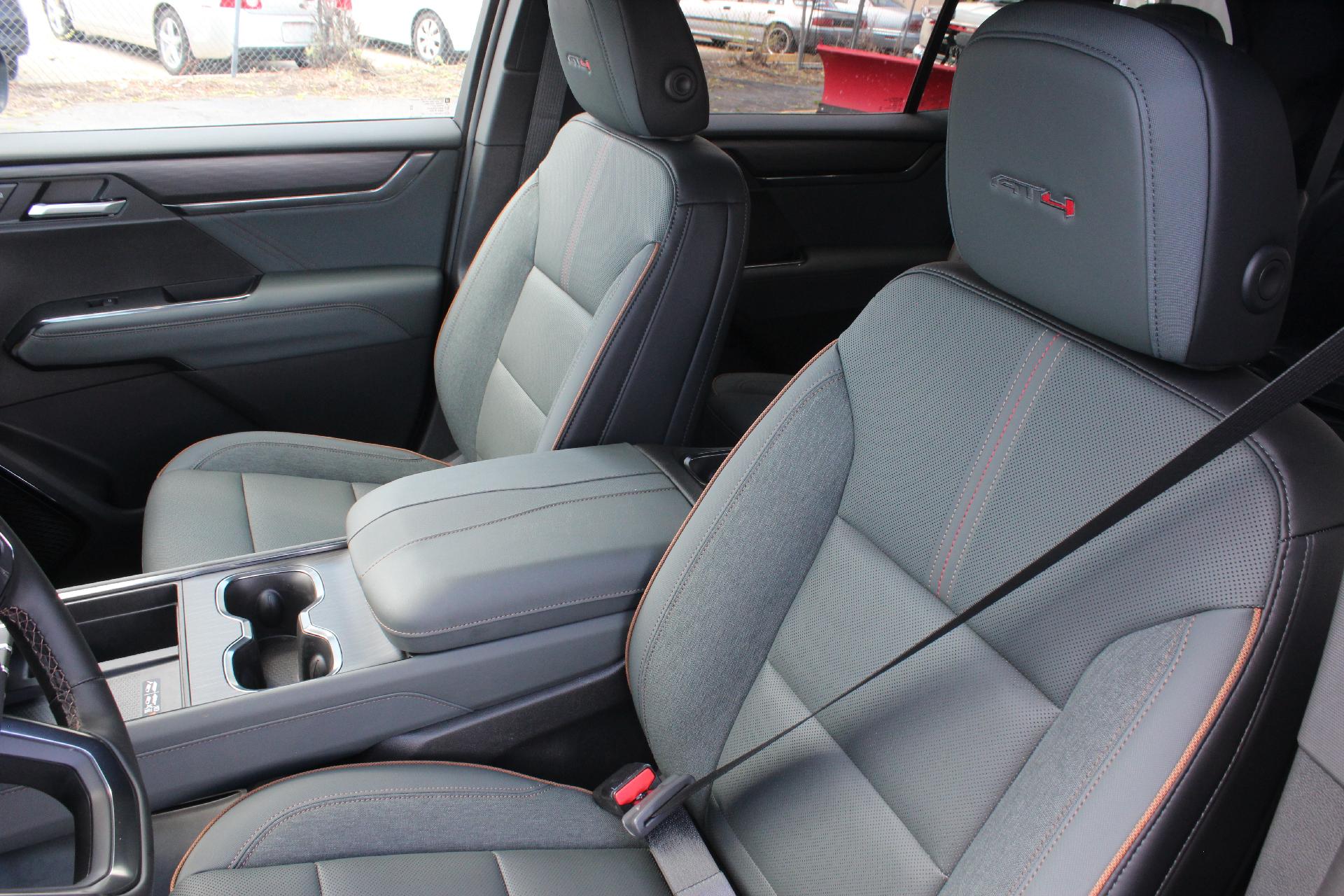 2025 GMC Acadia Vehicle Photo in AURORA, CO 80012-4011