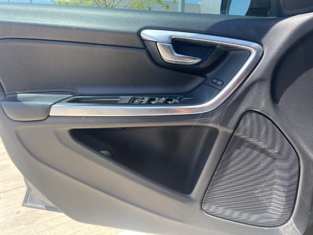 2016 Volvo V60 Cross Country Vehicle Photo in Grapevine, TX 76051
