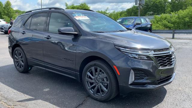 2022 Chevrolet Equinox Vehicle Photo in MOON TOWNSHIP, PA 15108-2571