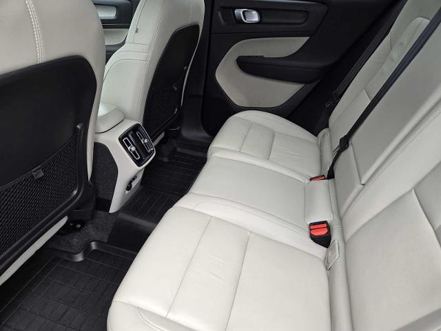 2022 Volvo XC40 Vehicle Photo in DENTON, TX 76210-9321