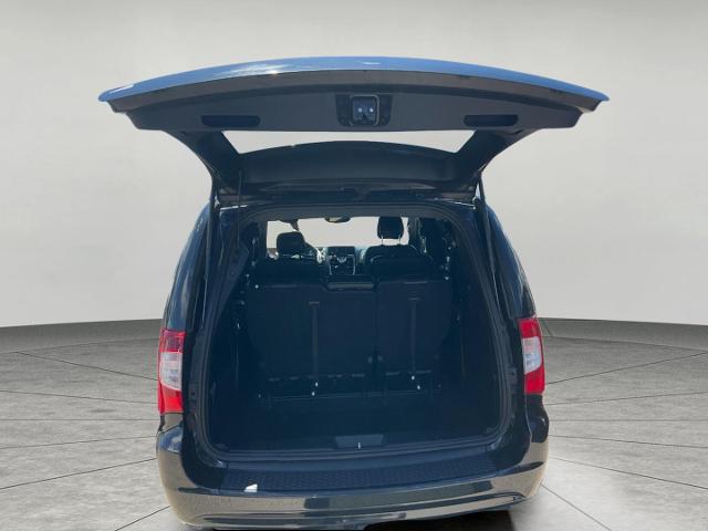2016 Chrysler Town & Country Vehicle Photo in Kaukauna, WI 54130