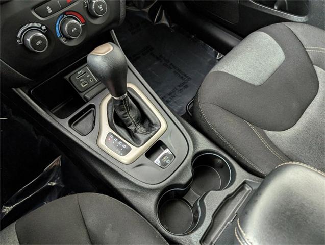 2017 Jeep Cherokee Vehicle Photo in ENGLEWOOD, CO 80113-6708