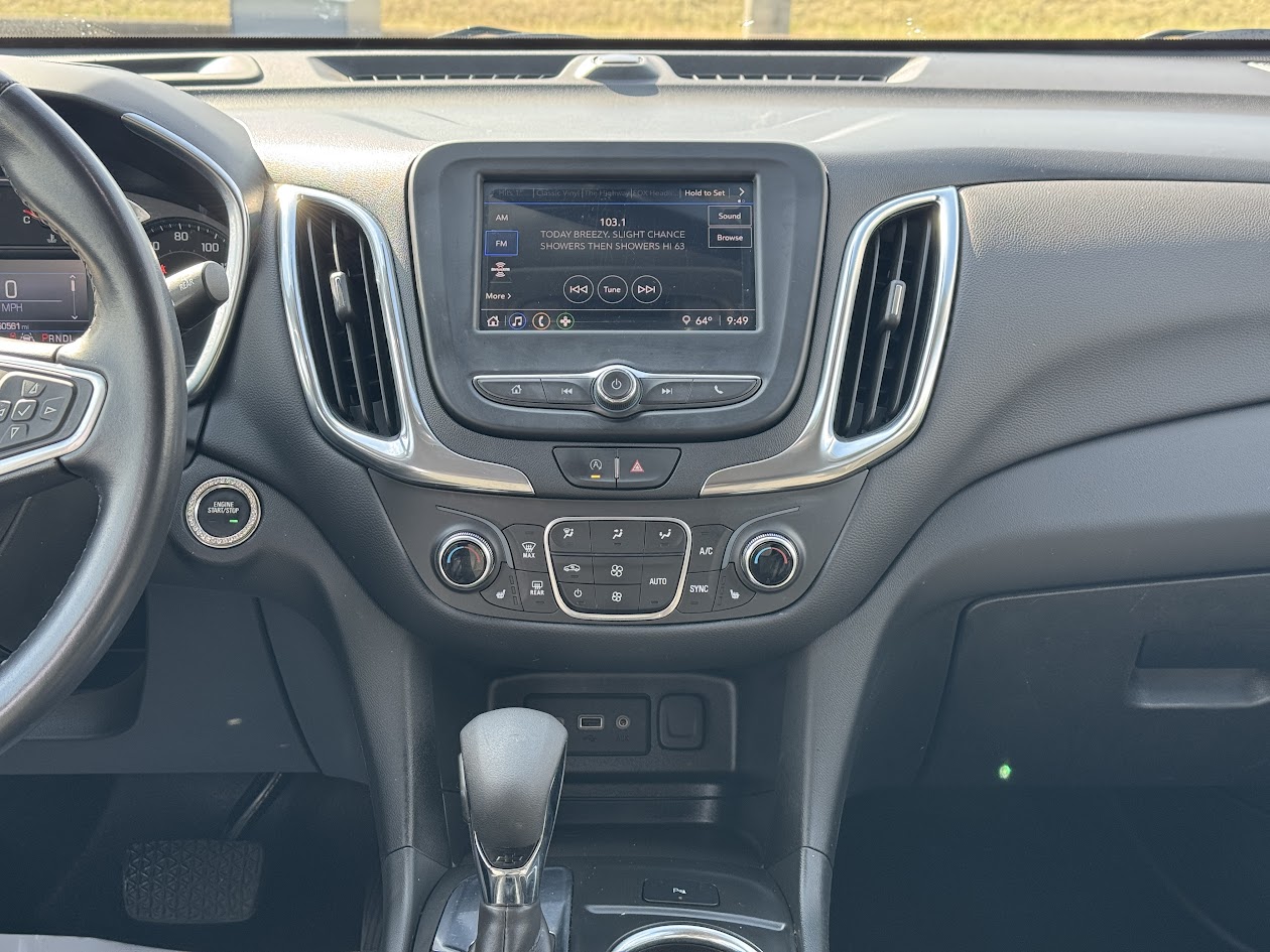 2022 Chevrolet Equinox Vehicle Photo in BOONVILLE, IN 47601-9633