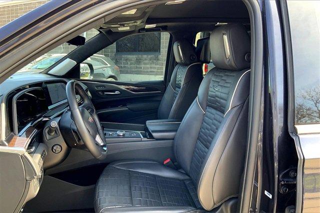 2023 Cadillac Escalade Vehicle Photo in KANSAS CITY, MO 64114-4545