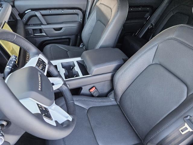 2025 Defender Vehicle Photo in AUSTIN, TX 78717