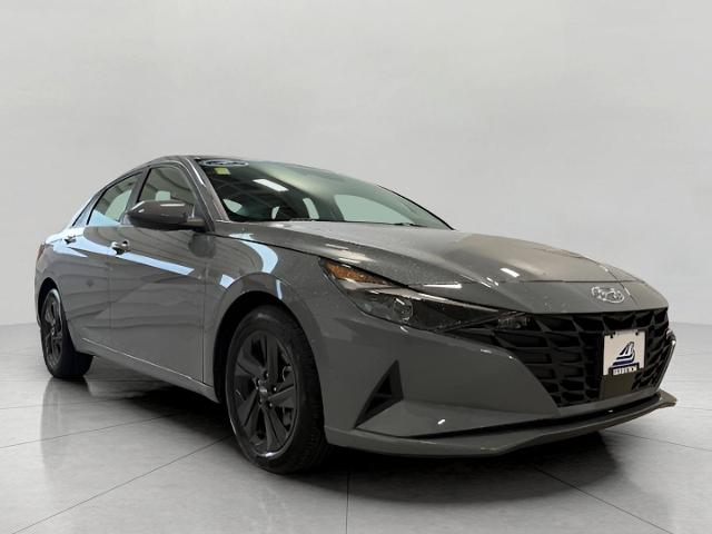 2022 Hyundai ELANTRA Vehicle Photo in Green Bay, WI 54304