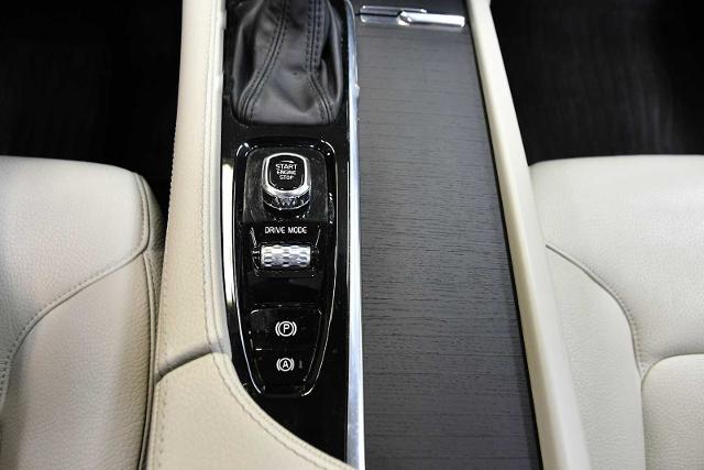 2020 Volvo XC90 Vehicle Photo in DALLAS, TX 75235