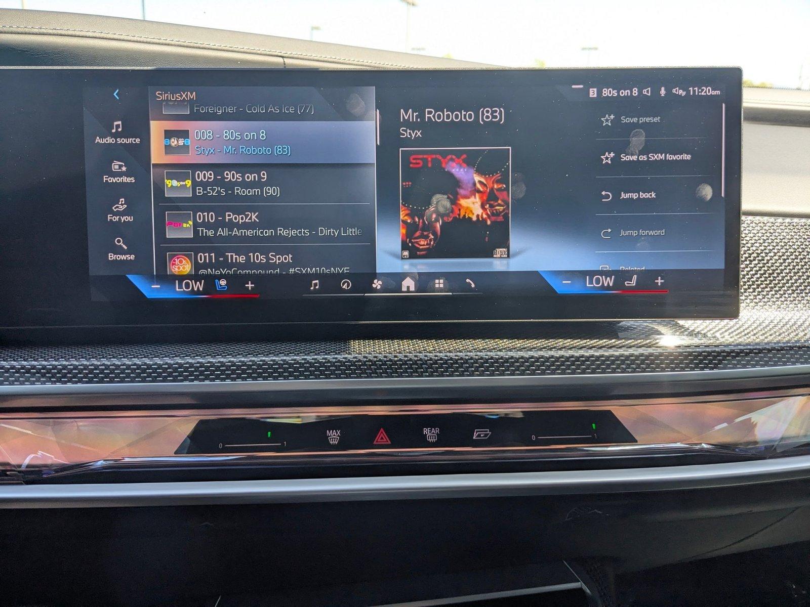 2024 BMW 760i xDrive Vehicle Photo in Valencia, CA 91355