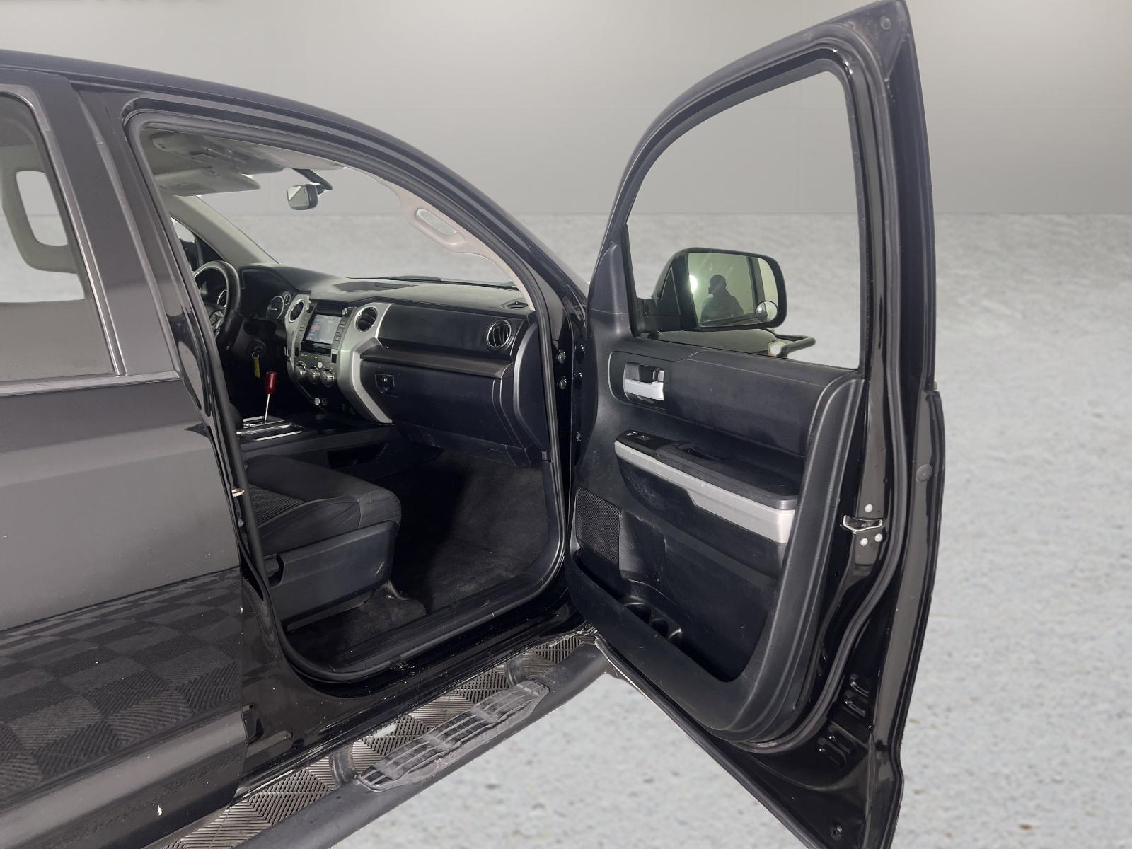 2017 Toyota Tundra 2WD Vehicle Photo in GEORGETOWN, TX 78626-7508