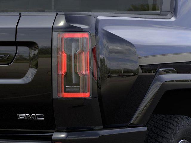2025 GMC HUMMER EV Pickup Vehicle Photo in WATERTOWN, CT 06795-3318