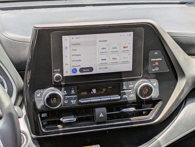 2023 Toyota Highlander Vehicle Photo in SELMA, TX 78154-1460