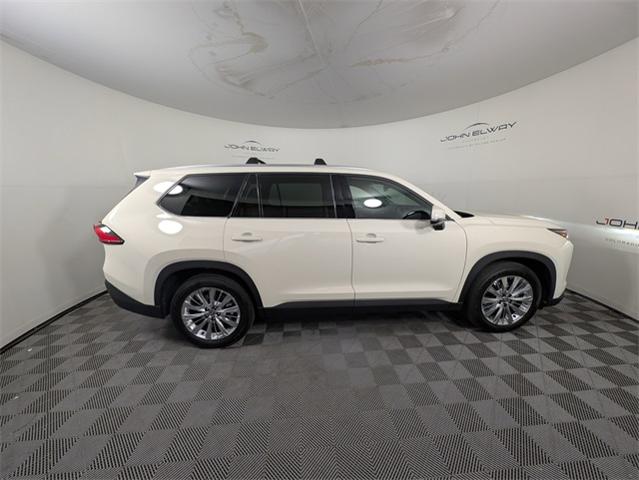2024 Toyota Grand Highlander Vehicle Photo in ENGLEWOOD, CO 80113-6708