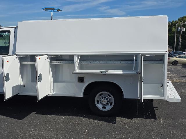 2025 Chevrolet Express Commercial Cutaway Vehicle Photo in INDEPENDENCE, MO 64055-1314