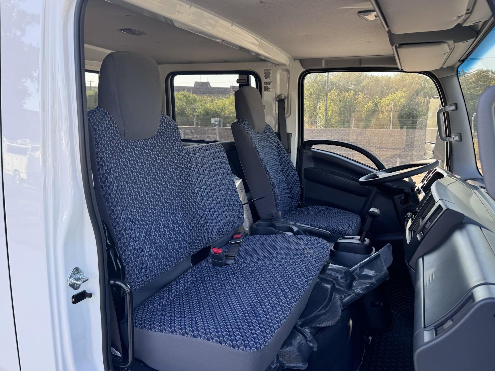 2025 Chevrolet Low Cab Forward 5500 XG Vehicle Photo in GEORGETOWN, TX 78626-7508