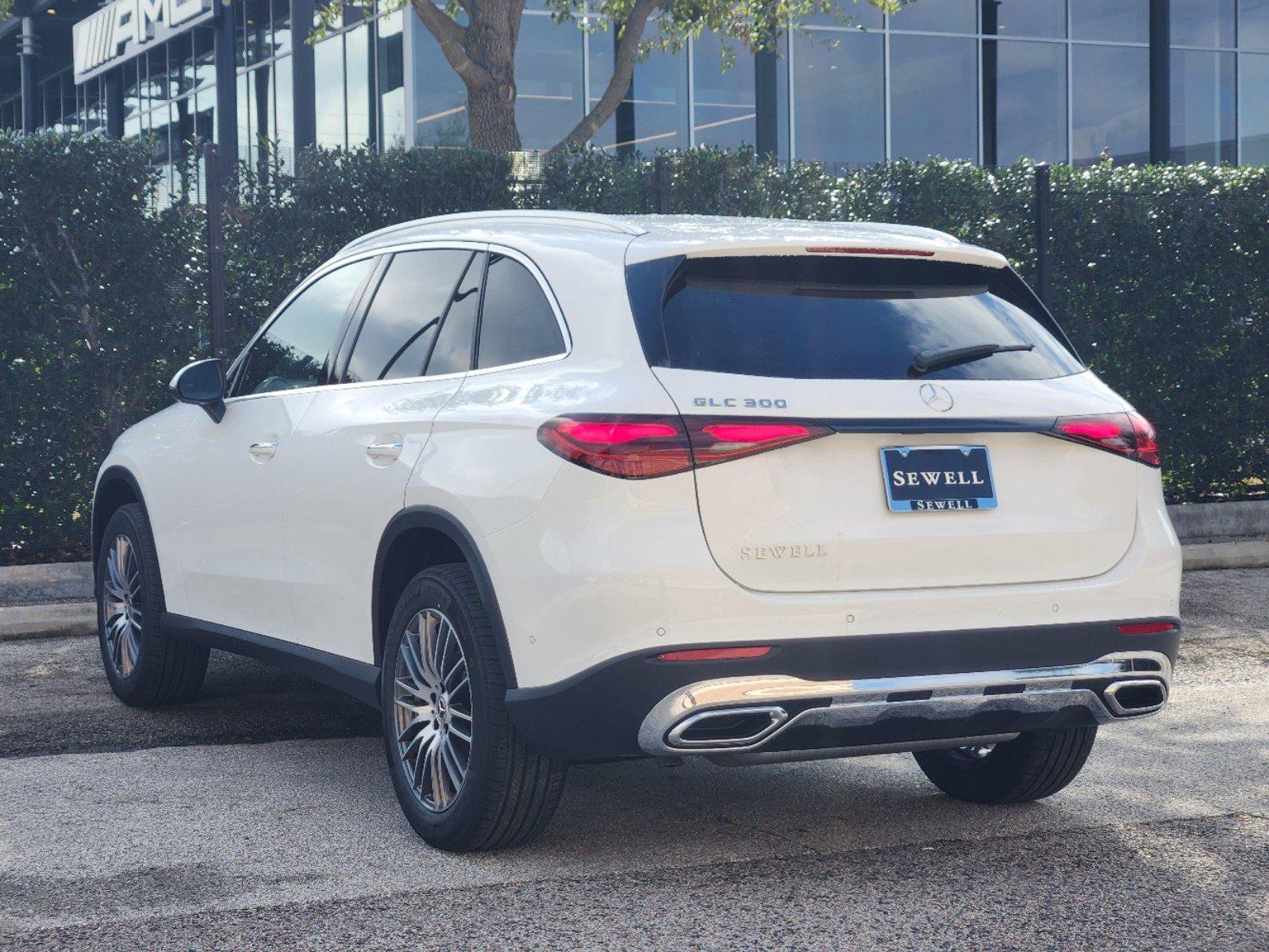 2025 Mercedes-Benz GLC Vehicle Photo in HOUSTON, TX 77079