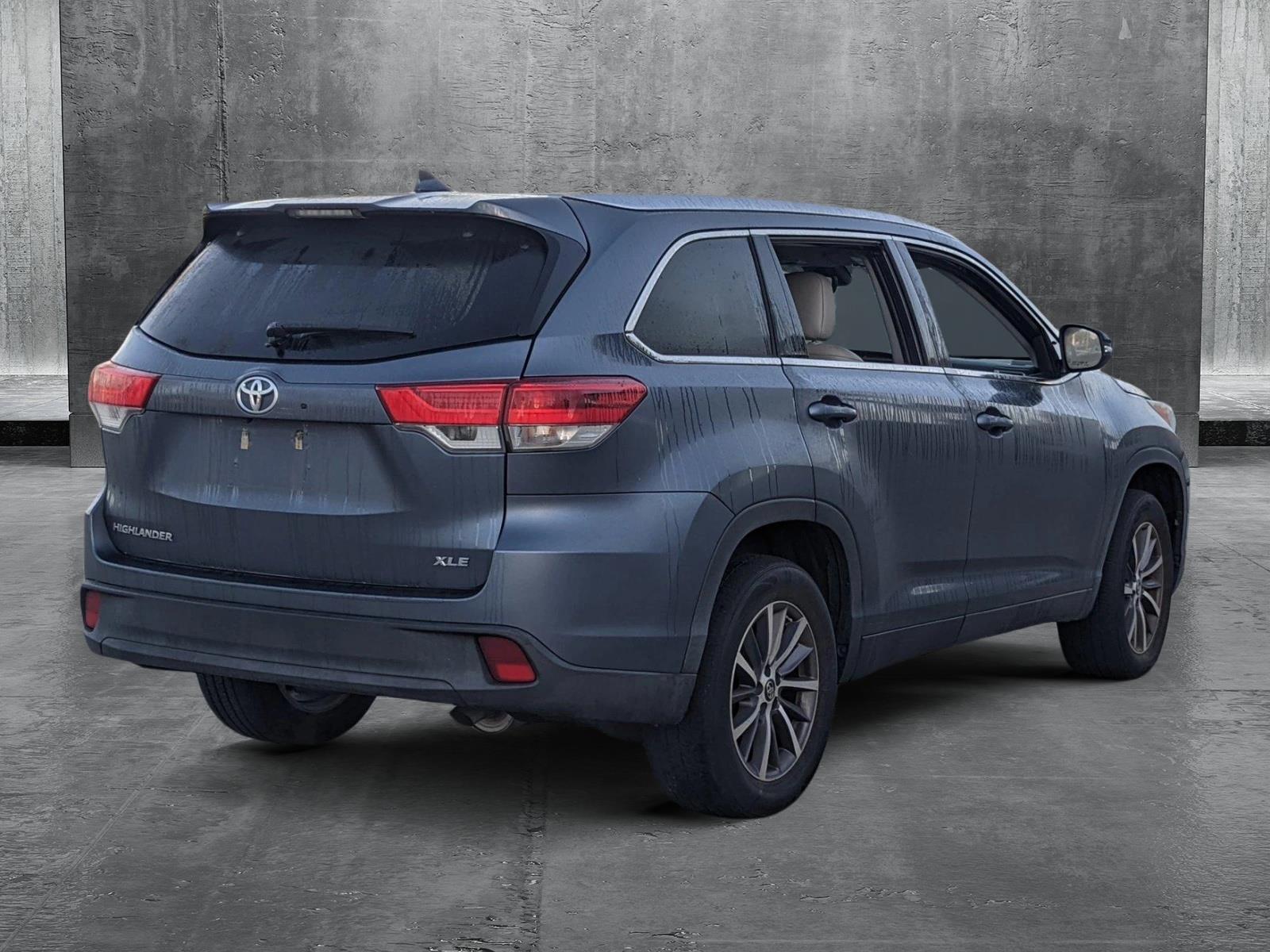 2019 Toyota Highlander Vehicle Photo in Davie, FL 33331