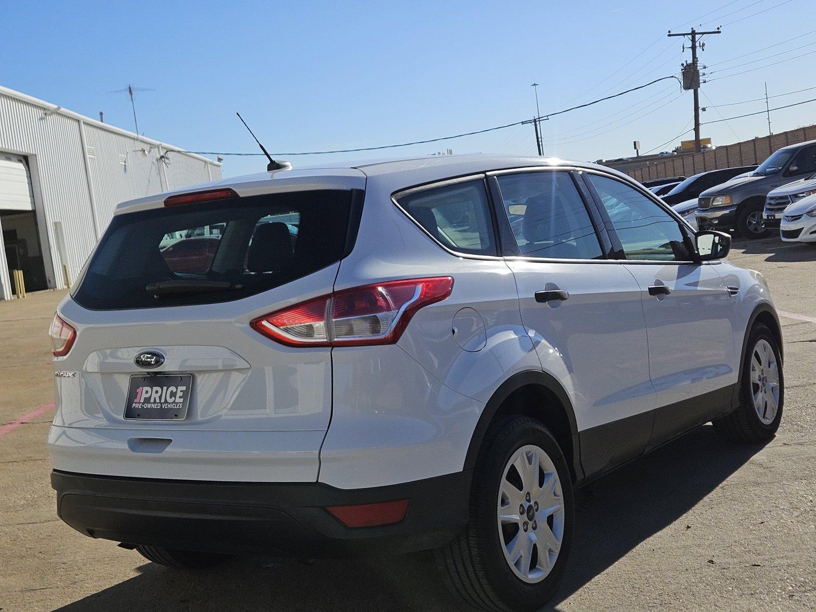 2016 Ford ESCA Vehicle Photo in NORTH RICHLAND HILLS, TX 76180-7199