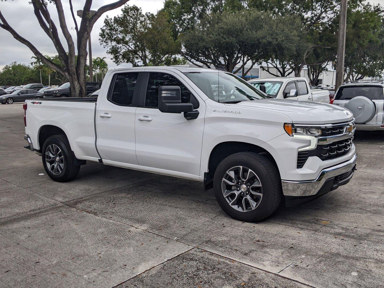 2023 Chevrolet Silverado 1500 Vehicle Photo in PEMBROKE PINES, FL 33024-6534