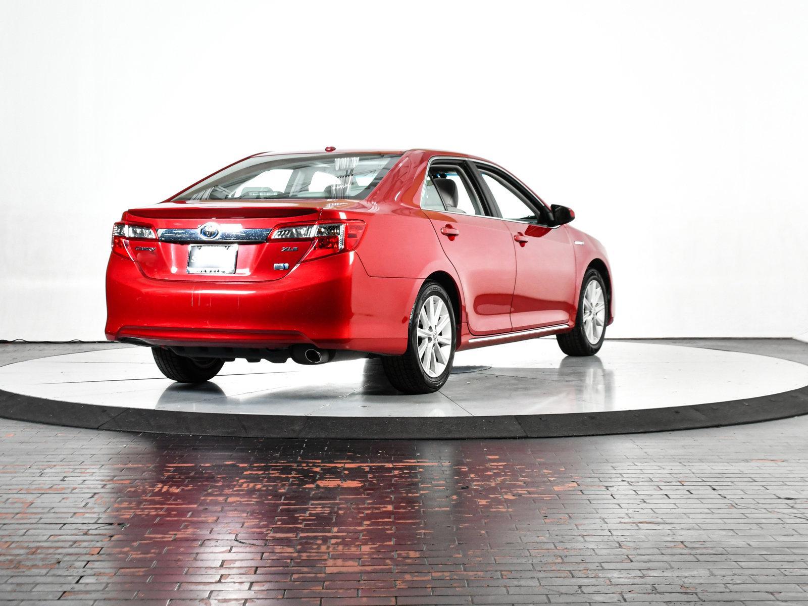 2013 Toyota Camry Hybrid Vehicle Photo in DALLAS, TX 75235