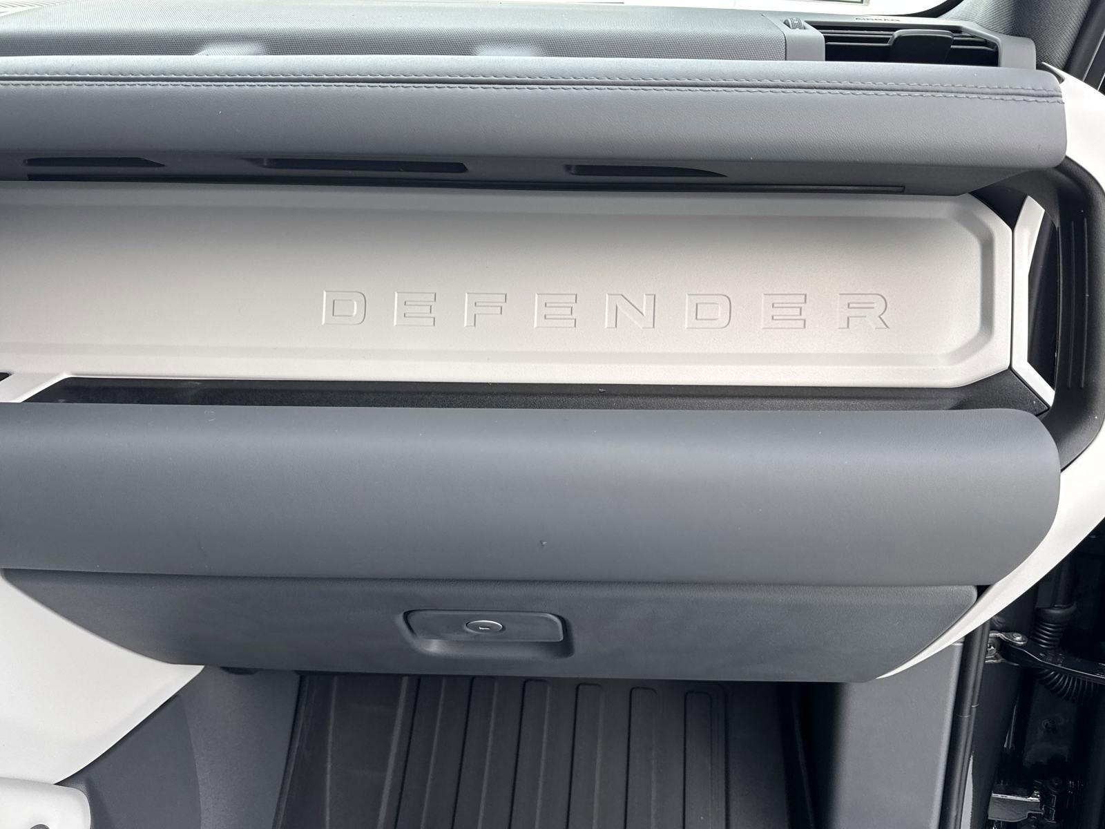 2025 Defender Vehicle Photo in AUSTIN, TX 78717