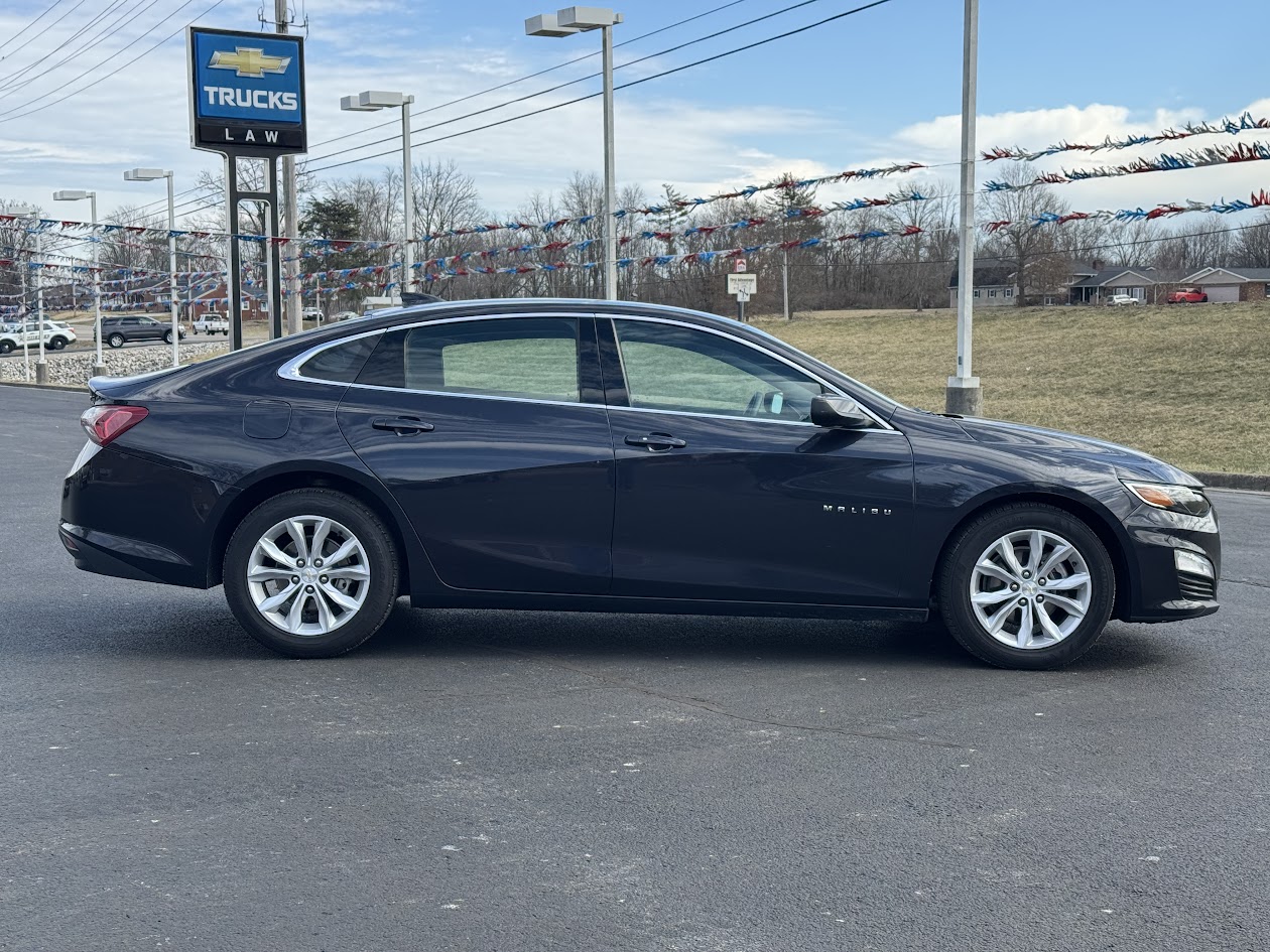 2022 Chevrolet Malibu Vehicle Photo in BOONVILLE, IN 47601-9633