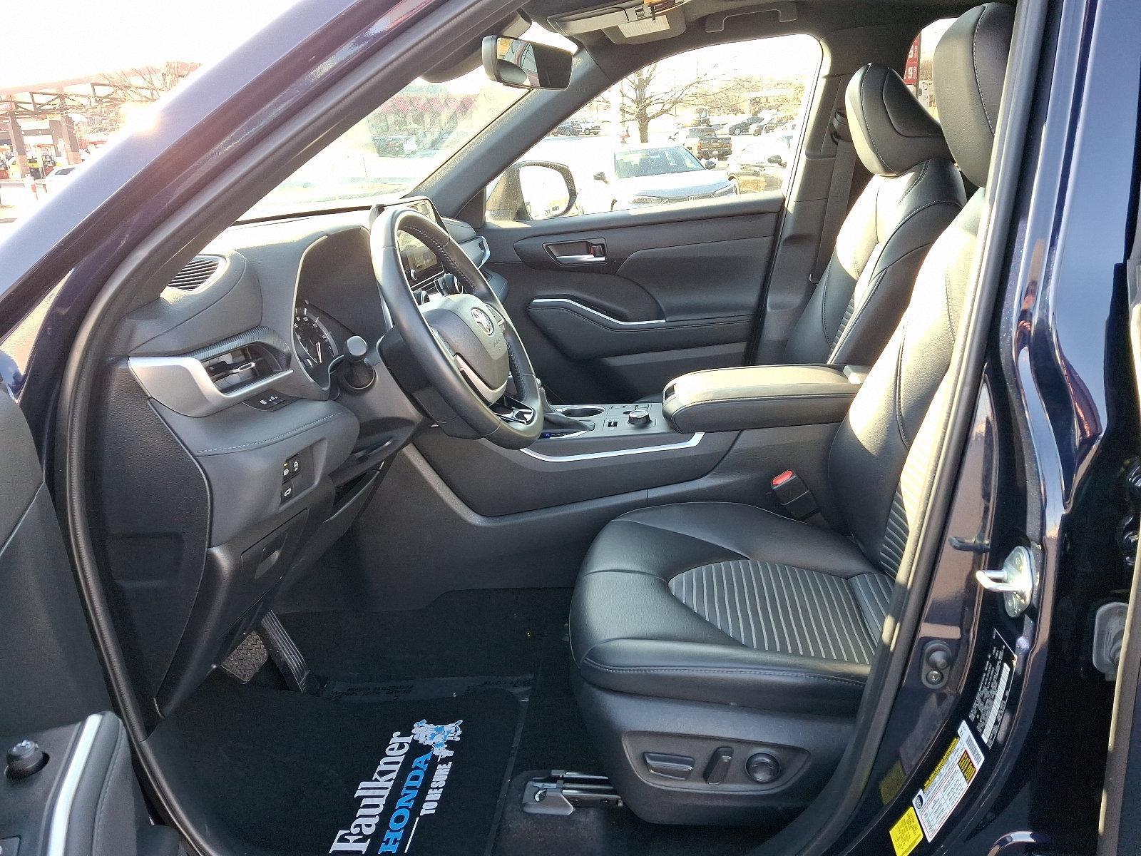 2023 Toyota Highlander Vehicle Photo in Harrisburg, PA 17111