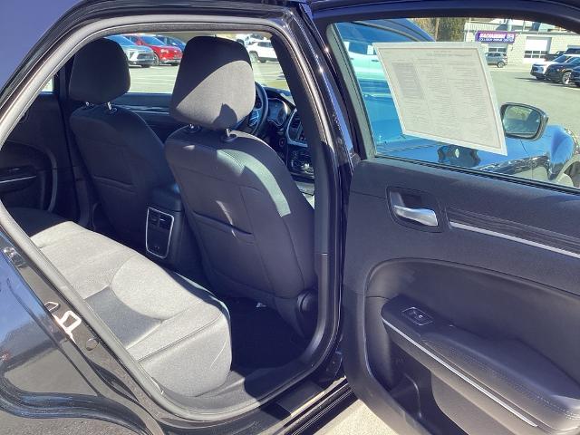 2022 Chrysler 300 Vehicle Photo in Gardner, MA 01440