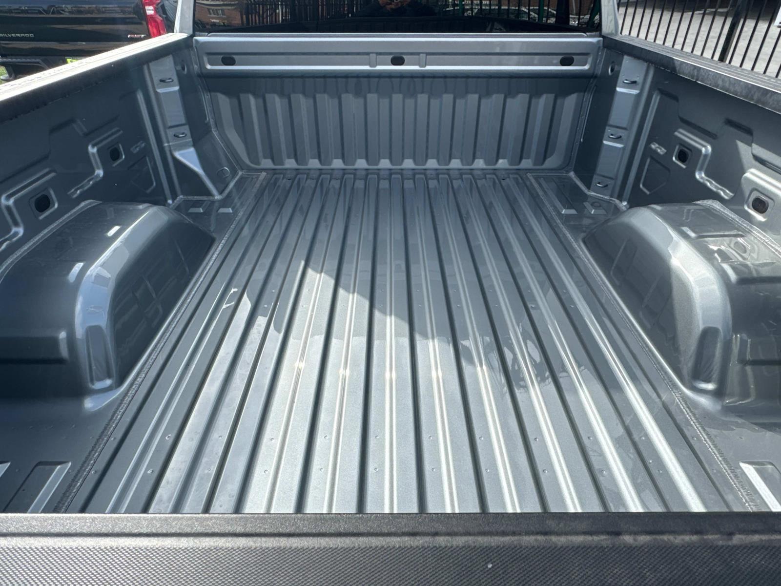 2025 Chevrolet Silverado 1500 Vehicle Photo in LOS ANGELES, CA 90007-3794