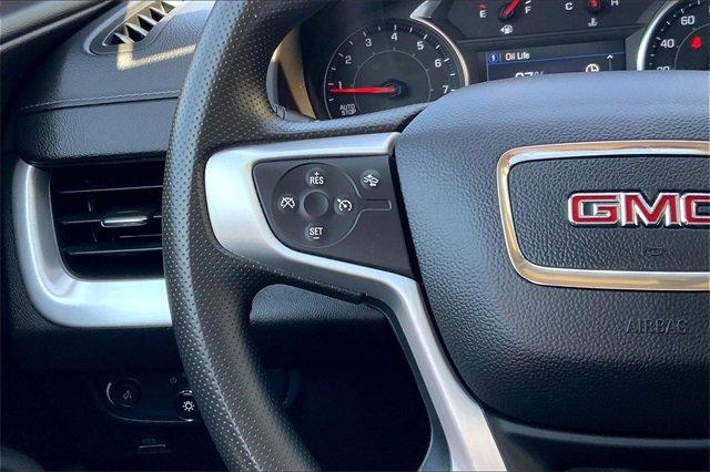 2024 GMC Terrain Vehicle Photo in TOPEKA, KS 66609-0000