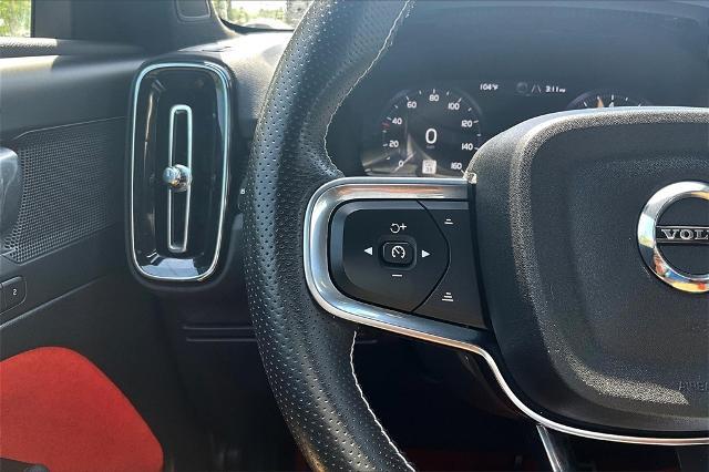 2021 Volvo XC40 Vehicle Photo in Houston, TX 77007