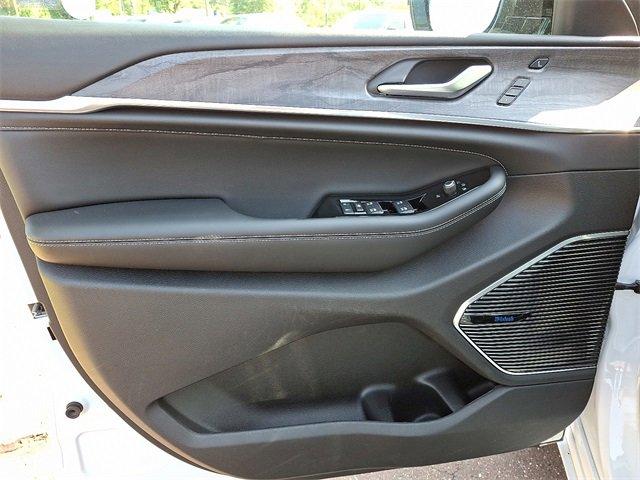 2021 Jeep Grand Cherokee L Vehicle Photo in Willow Grove, PA 19090